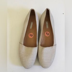 Ecco Auckland Cream Perforated Cork Slip on Shoes